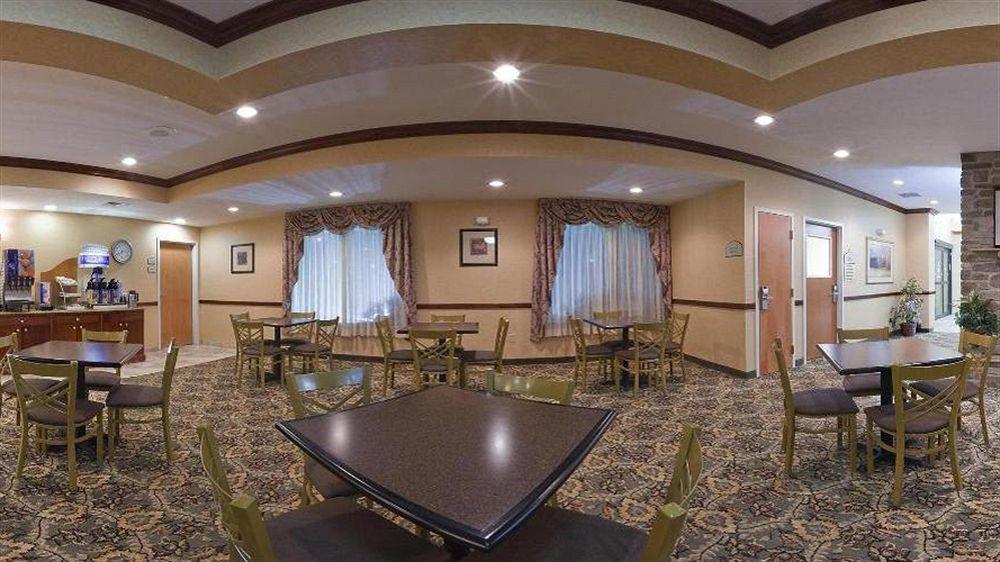 Holiday Inn Express Hotel & Suites Bismarck By Ihg Екстер'єр фото