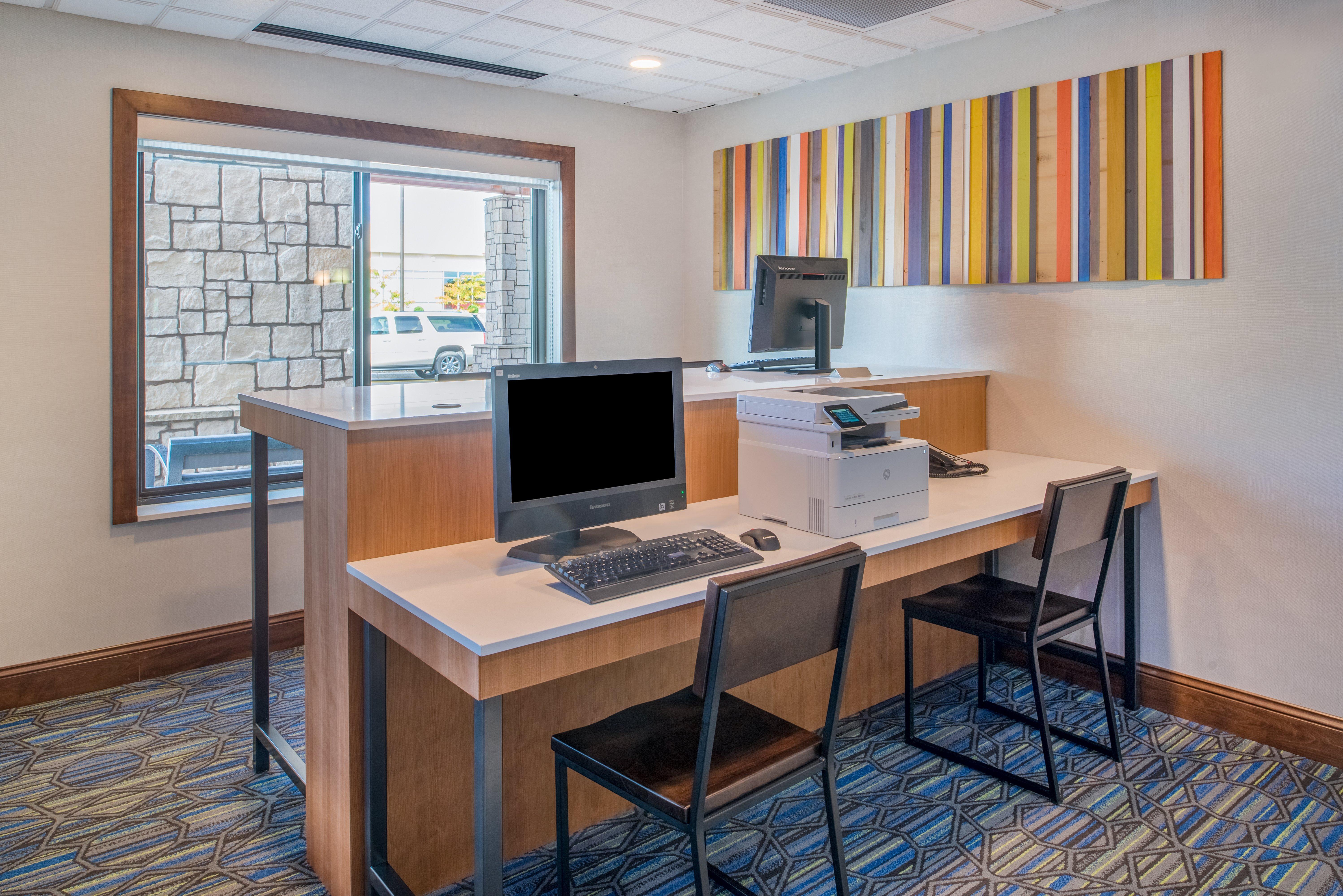 Holiday Inn Express Hotel & Suites Bismarck By Ihg Екстер'єр фото