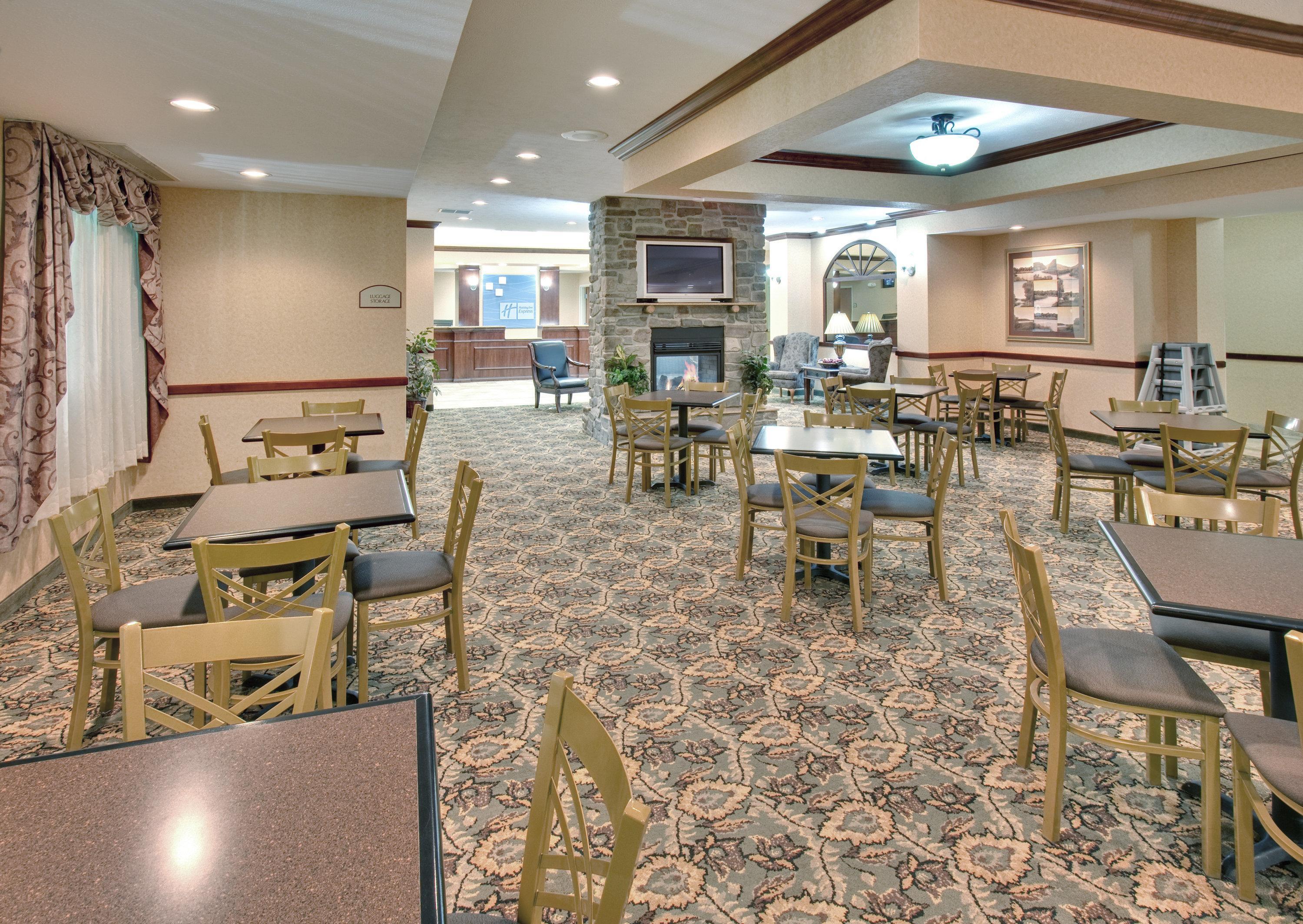 Holiday Inn Express Hotel & Suites Bismarck By Ihg Екстер'єр фото