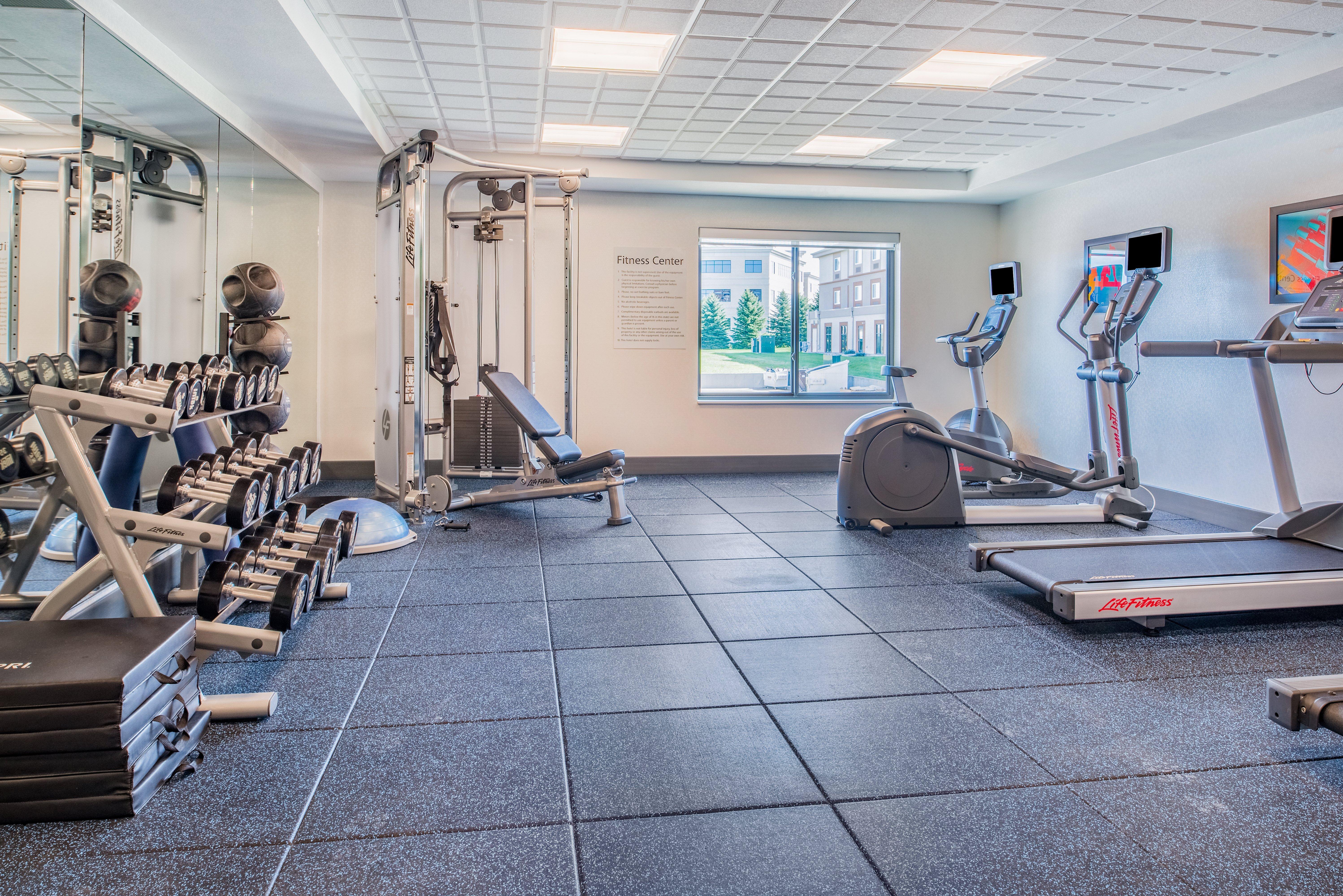 Holiday Inn Express Hotel & Suites Bismarck By Ihg Екстер'єр фото